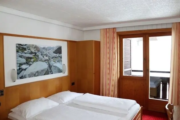 Classic Tek Büyük Yataklı Oda