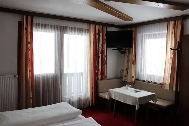 Classic Tek Büyük Yataklı Oda