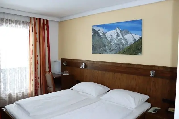 Classic Tek Büyük Yataklı Oda