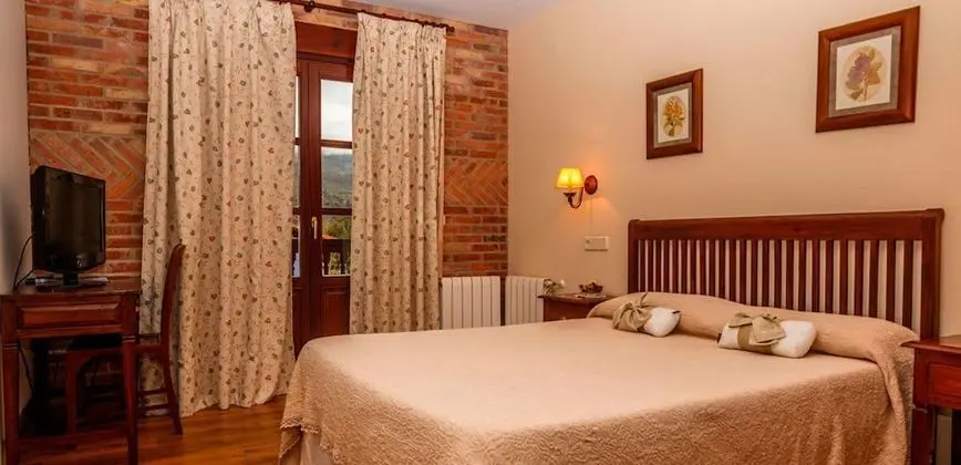 Tek Büyük veya İki Ayrı Yataklı Oda, Balkon
