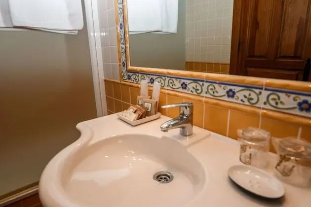 Tek Büyük veya İki Ayrı Yataklı Oda, Balkon