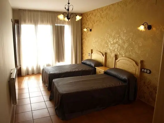 Tek Büyük veya İki Ayrı Yataklı Oda, 1 Çift Kişilik veya 2 Tek Kişilik Yatak