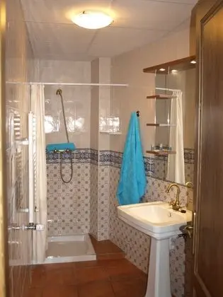 Tek Büyük veya İki Ayrı Yataklı Oda, 1 Çift Kişilik veya 2 Tek Kişilik Yatak