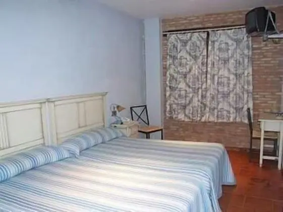 Classic Tek Büyük Yataklı Oda