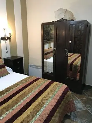 İki Ayrı Yataklı Oda, Ortak Banyo