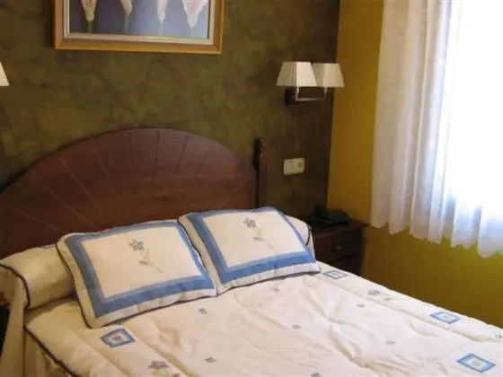 Tek Büyük Yataklı Oda, 1 Çift Kişilik Yatak