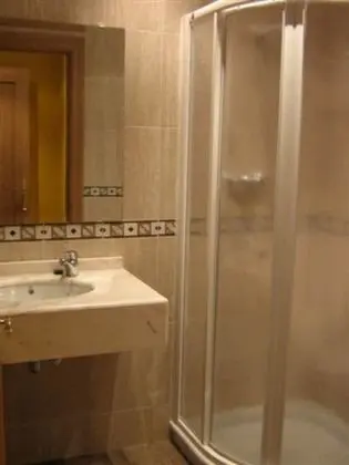 Tek Büyük Yataklı Oda, 1 Çift Kişilik Yatak