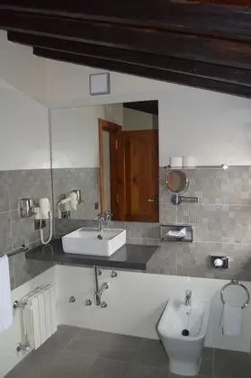 Family Tek Büyük Yataklı Oda