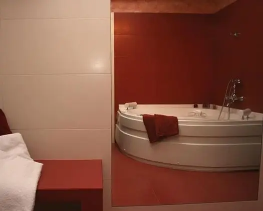 Apart Daire, Jakuzi (El Molí)