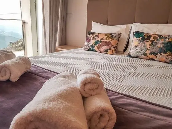 Tek Büyük Yataklı Oda, Dağ Manzaralı