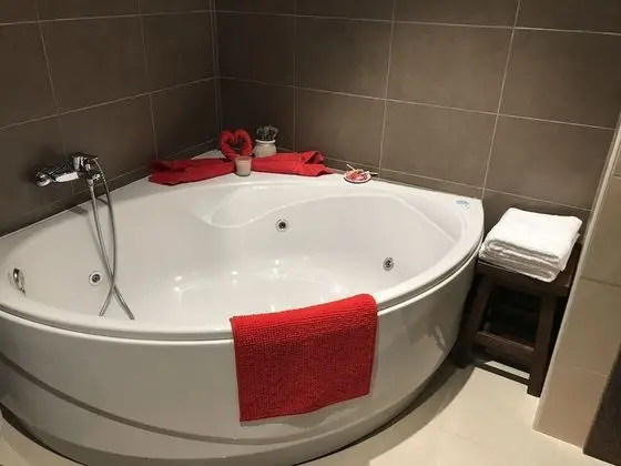 Junior Süit, Balkon