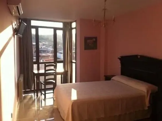 Tek Büyük Yataklı Oda