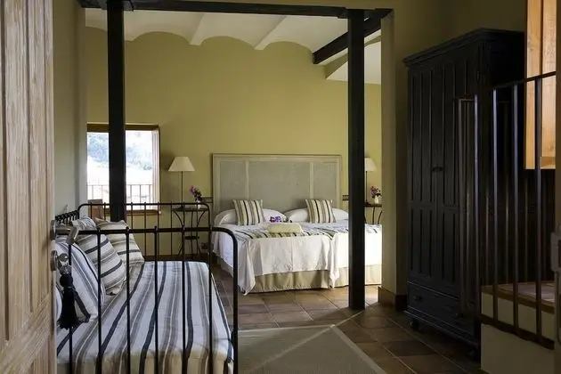 Superior Tek Büyük veya İki Ayrı Yataklı Oda