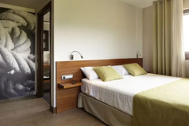 Üç Kişilik Oda, Dağ Manzaralı