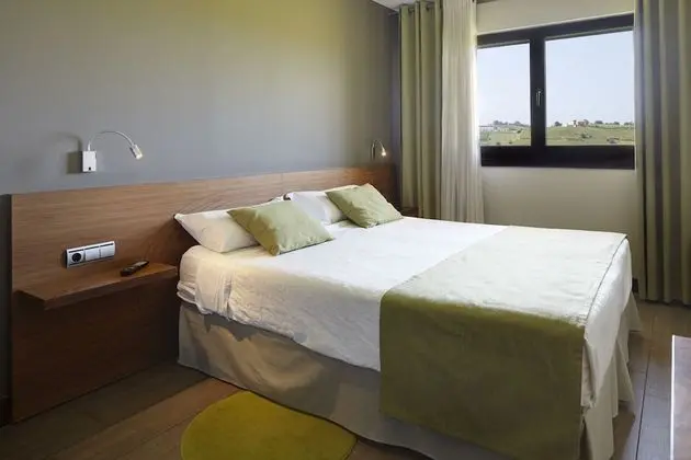 Üç Kişilik Oda, Dağ Manzaralı