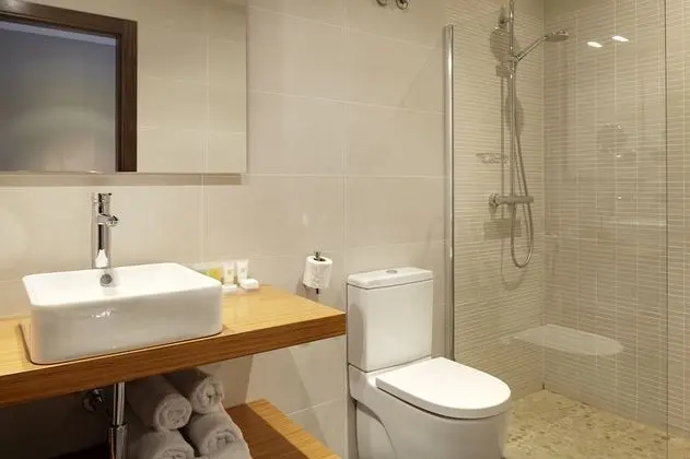 Üç Kişilik Oda, Dağ Manzaralı