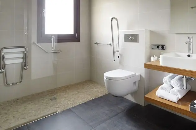 Üç Kişilik Oda, Dağ Manzaralı