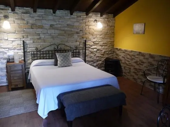 Büyük Yataklı Tek Kişilik Oda