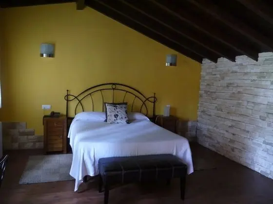 Büyük Yataklı Tek Kişilik Oda