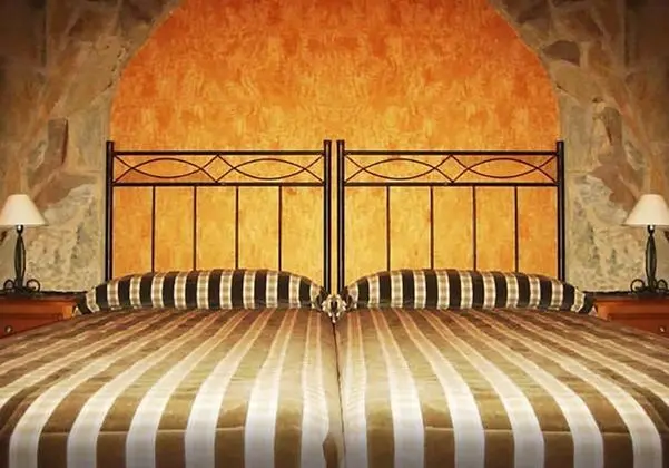 Tek Büyük veya İki Ayrı Yataklı Oda, Dağ Manzaralı