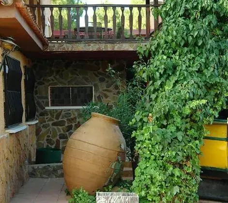 Tek Büyük veya İki Ayrı Yataklı Oda, Dağ Manzaralı