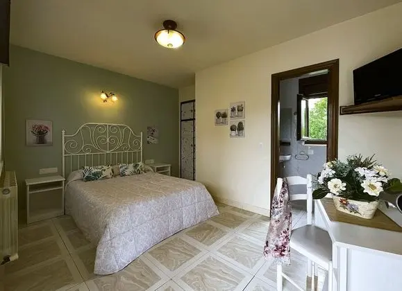 Traditional Tek Büyük Yataklı Oda