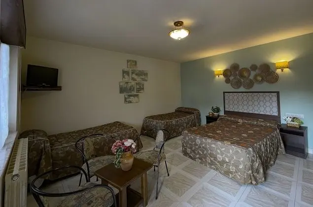Traditional Tek Büyük Yataklı Oda
