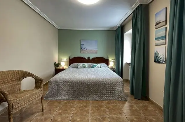 Traditional Tek Büyük Yataklı Oda