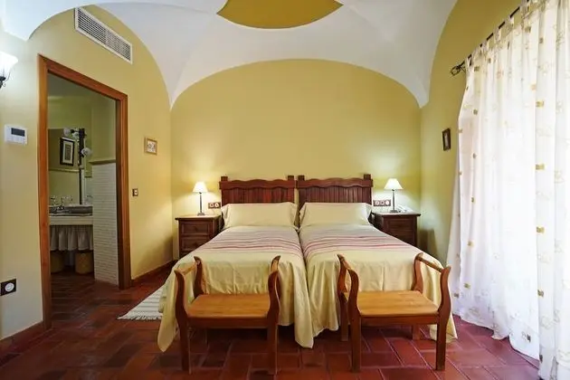 Standard Tek Büyük veya İki Ayrı Yataklı Oda