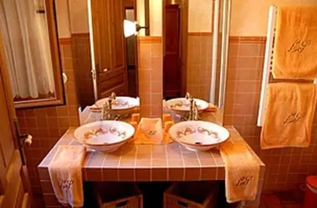 Superior Tek Büyük veya İki Ayrı Yataklı Oda