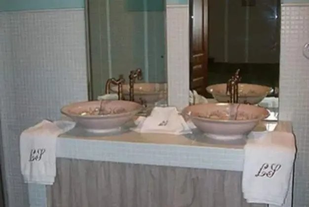 Superior Tek Büyük veya İki Ayrı Yataklı Oda