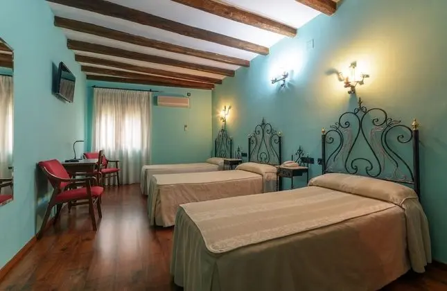 Tek Büyük veya İki Ayrı Yataklı Oda