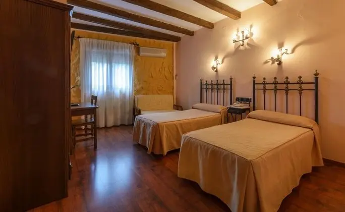 Tek Büyük veya İki Ayrı Yataklı Oda