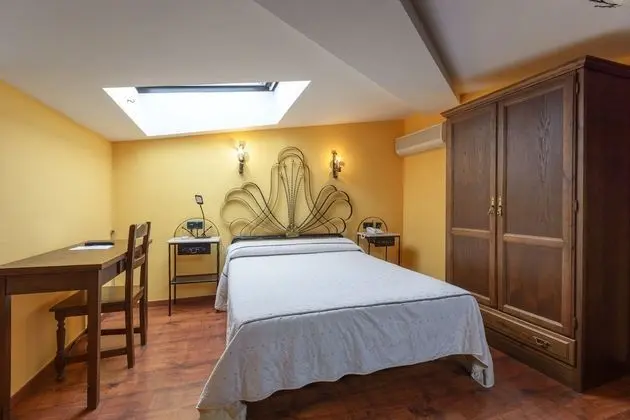 Tek Büyük veya İki Ayrı Yataklı Oda