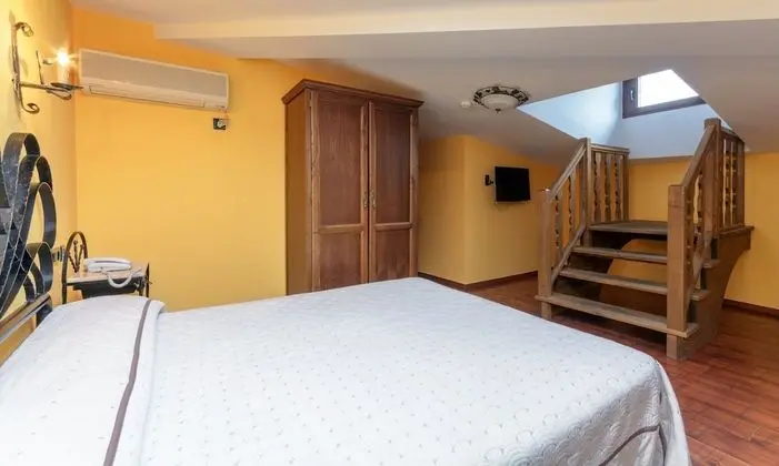 Tek Büyük veya İki Ayrı Yataklı Oda