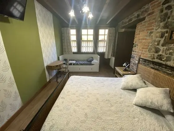 Tek Büyük Yataklı Oda, 1 Çift Kişilik Yatak ve Çekyat