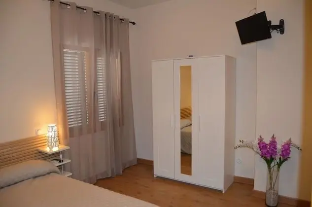 Tek Büyük veya İki Ayrı Yataklı Oda, 1 Yatak Odası
