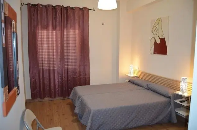Tek Büyük veya İki Ayrı Yataklı Oda, 1 Yatak Odası
