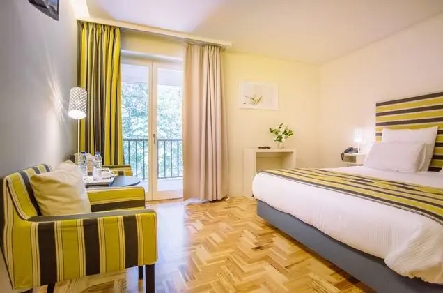 Tek Büyük Yataklı Oda