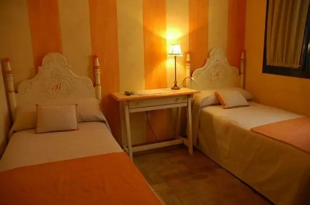 İki Ayrı Yataklı Oda, 2 Tek Kişilik Yatak