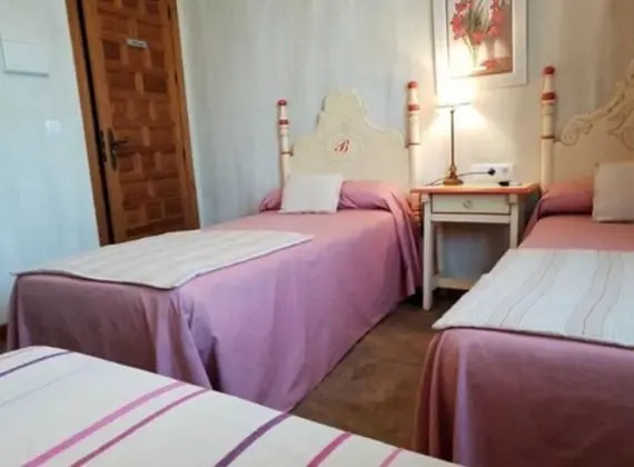 Üç Kişilik Oda, 3 Tek Kişilik Yatak