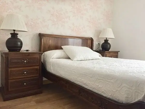 Büyük Yataklı Tek Kişilik Oda