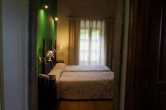 Tek Büyük Yataklı Oda, 2 Tek Kişilik Yatak