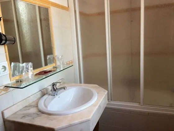 Tek Büyük Yataklı Oda, Sigara İçilmez