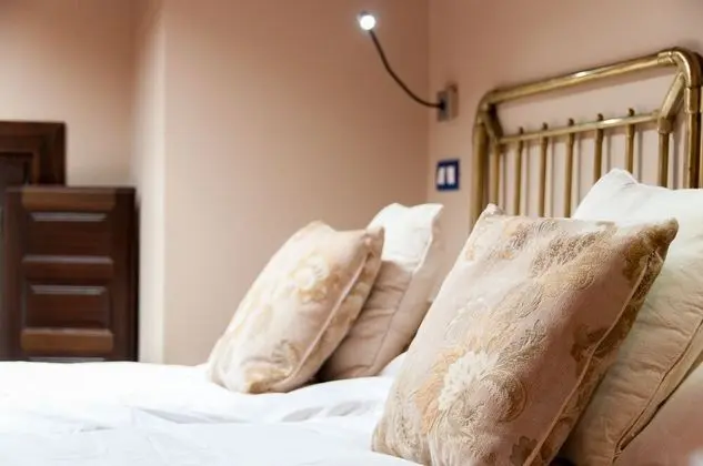 Tek Büyük Yataklı Oda