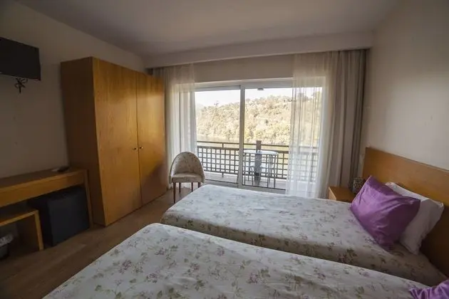 Panoramic İki Ayrı Yataklı Oda, Nehir Manzaralı