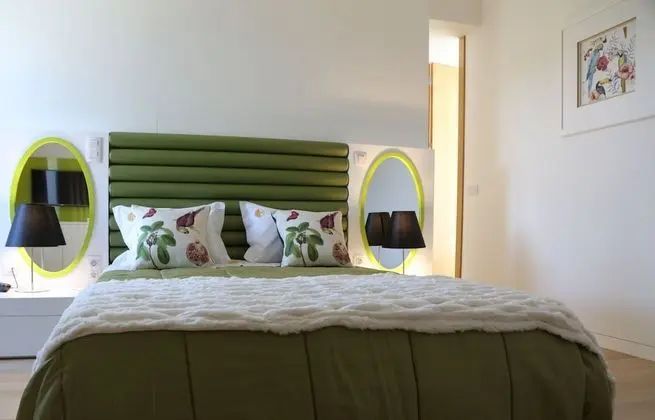 Tek Büyük veya İki Ayrı Yataklı Oda