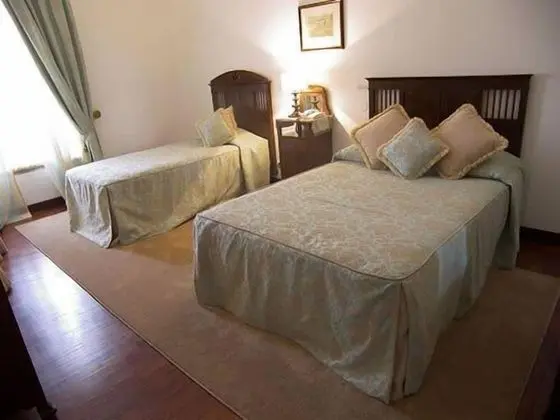Family Tek Büyük veya İki Ayrı Yataklı Oda
