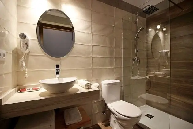 Standard Tek Büyük Yataklı Oda (Jara)
