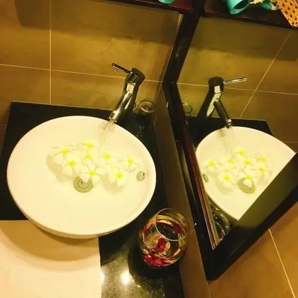Deluxe Tek Büyük Yataklı Oda, 1 Çift Kişilik Yatak, Küvet, Bahçe Manzaralı